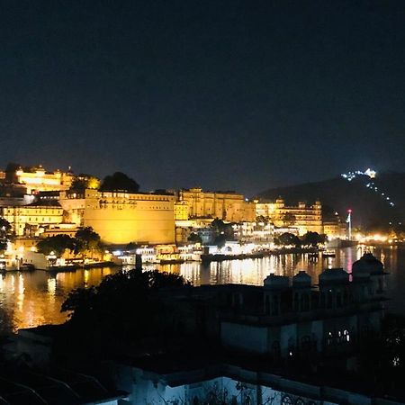 Hotel Nirvana Lakeside Udaipur Exterior foto