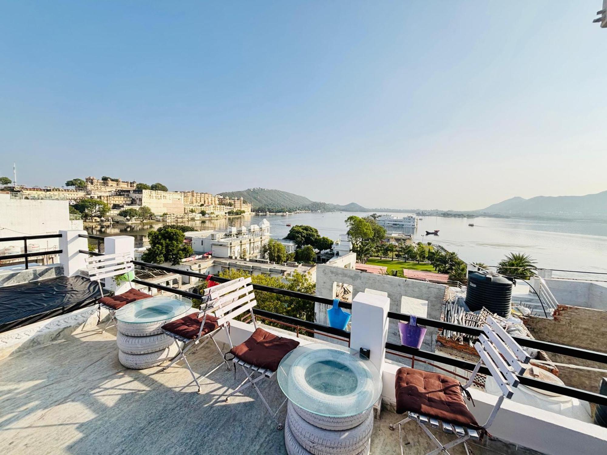 Hotel Nirvana Lakeside Udaipur Exterior foto